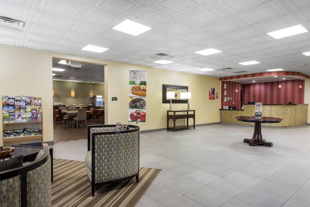 Quality Inn & Suites Charleston - Civic Center Exterior foto