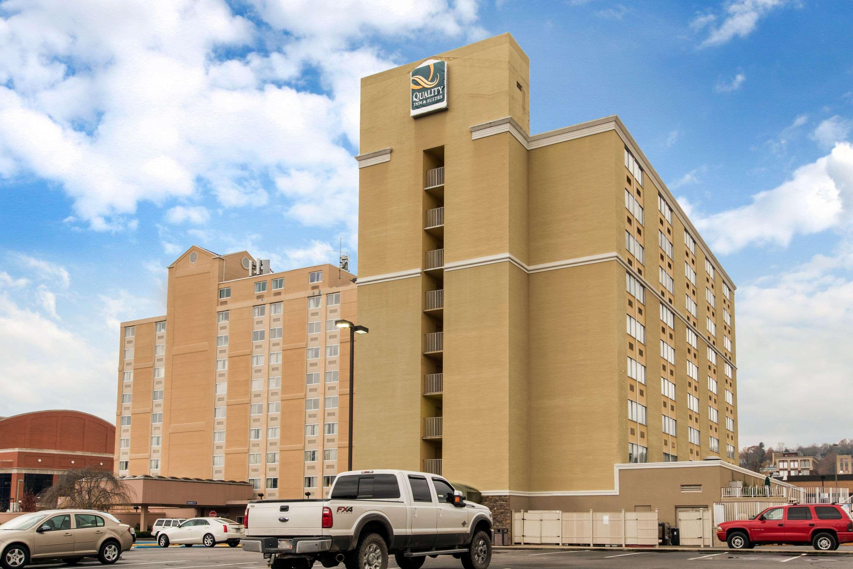 Quality Inn & Suites Charleston - Civic Center Exterior foto