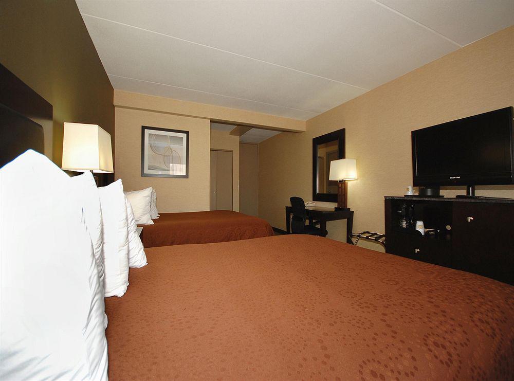 Quality Inn & Suites Charleston - Civic Center Habitación foto